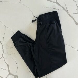 Lululemon Women's Size Studio Black Dance Studio Mid-Rise Joggers Size 8
